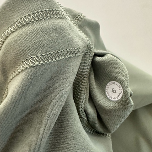 Lululemon size 6 Olive Green Leggings - Picture 3 of 4